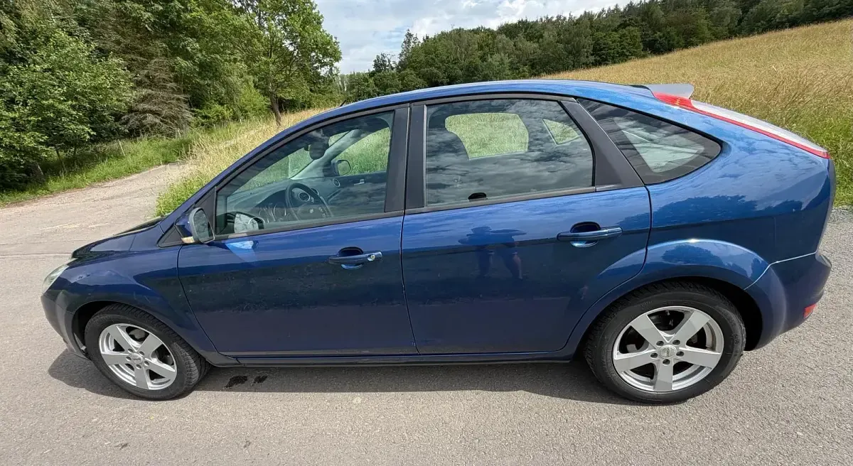 Gebraucht Ford Focus 101 PS (74 kW) 2009 Blau Limousine