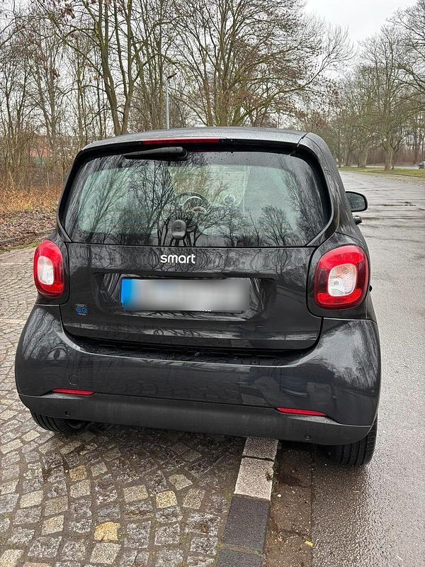 Gebraucht Smart ForTwo Coupé 41 kW (56 PS) 2020 Schwarz Kleinwagen