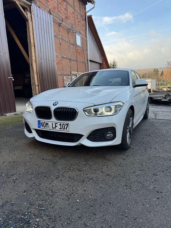 Weiß Gebraucht 2017 BMW 118 M Sport Kleinwagen | 9.500 € (Superpreis) - Bild 1/4