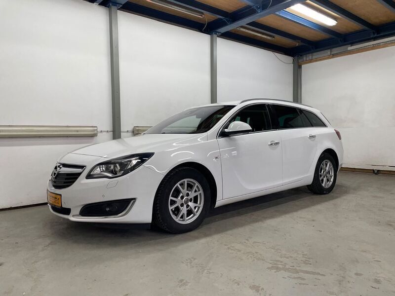 Weiß Gebraucht 2015 Opel Insignia Innovation Kombi | 8.500 € (Fairer Preis) - Bild 1/4