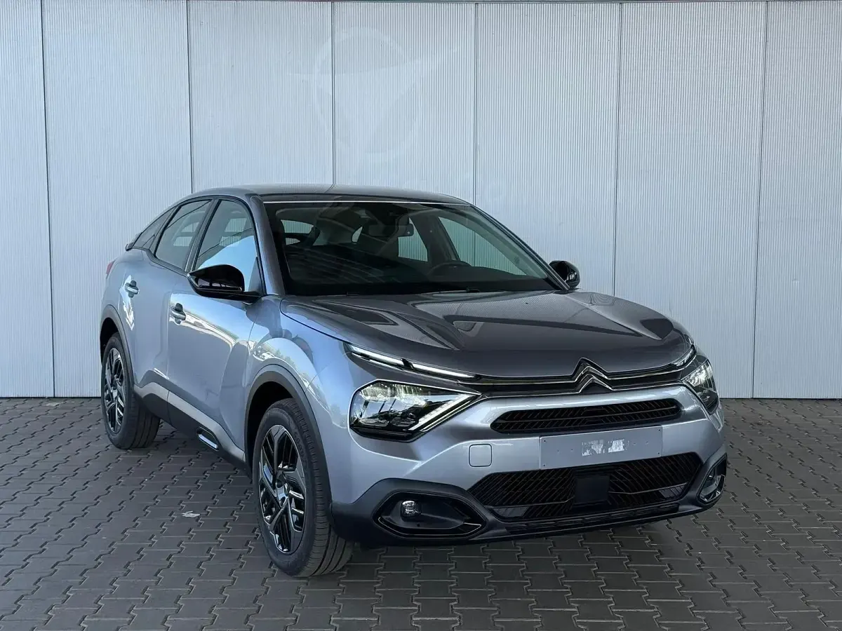 Gebraucht Citroën C4 131 PS (96 kW) 2024 Silber (gris acier) SUV