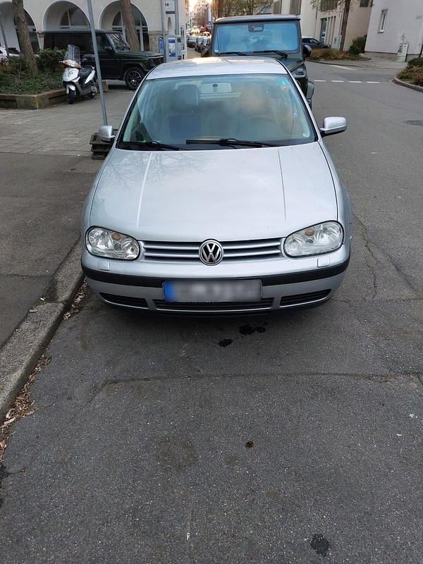 Gebraucht VW Golf IV 105 PS (77 kW) 2001 Silber Limousine