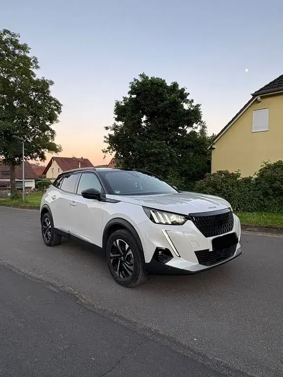 Gebraucht Peugeot 2008 GT 131 PS (96 kW) 2022 Weiß SUV