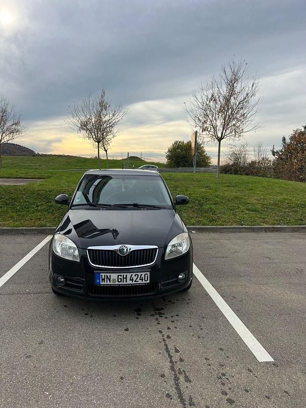 Schwarz Gebraucht 2007 Skoda Fabia Classic Limousine | 3.599 € (Etwas zu teuer) - Bild 1/4