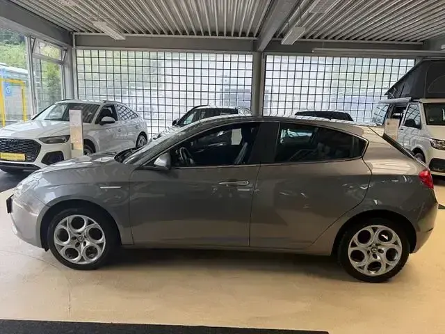 Gebraucht Alfa Romeo Giulietta Super 170 PS (125 kW) 2016 Grau Kleinwagen