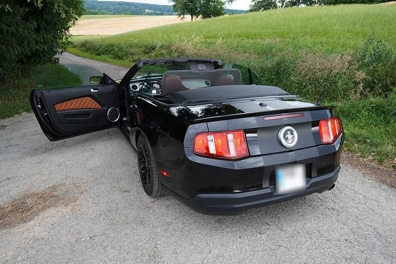 Gebraucht Ford Mustang 241 PS (177 kW) 2009 Schwarz Cabrio