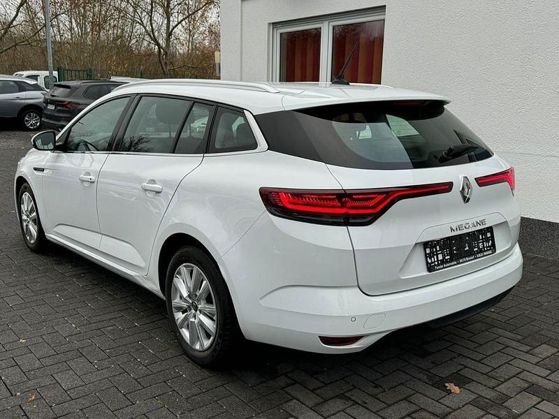 Gebraucht Renault Mégane IV Business 116 PS (85 kW) 2021 Weiß Limousine