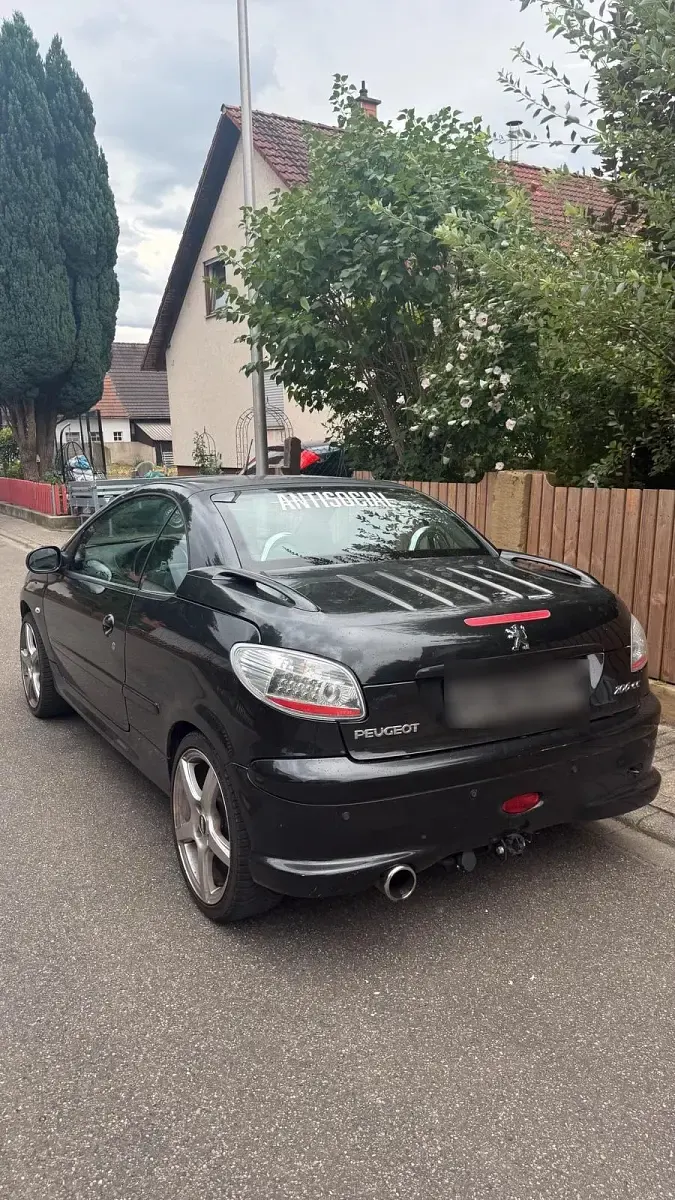 Gebraucht Peugeot 206 CC 109 PS (80 kW) 2006 Schwarz Cabrio