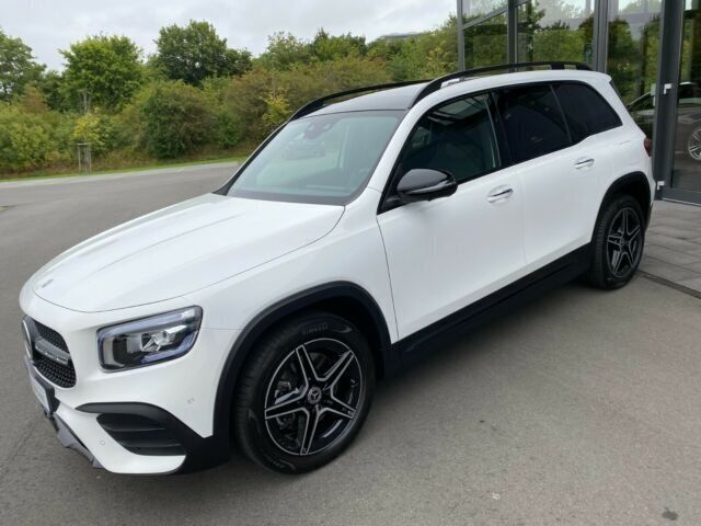 Weiß Gebraucht 2020 Mercedes GLB250 AMG SUV | 45.980 € - Bild 1/4