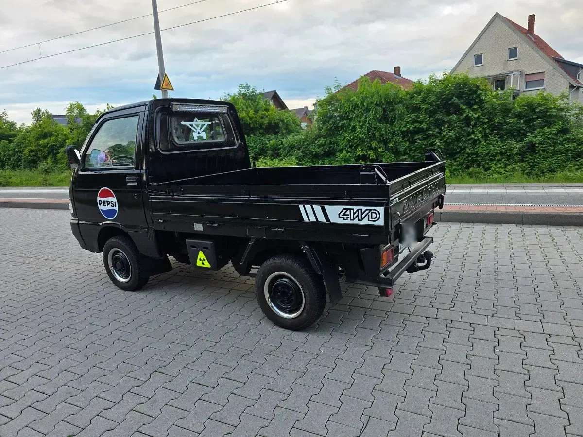 Gebraucht Daihatsu Hijet 64 PS (47 kW) 2000 Schwarz Van / Kleinbus