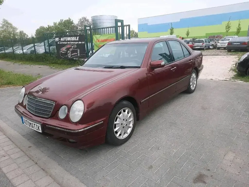 Gebraucht Mercedes E240 170 PS (125 kW) 2001 Limousine