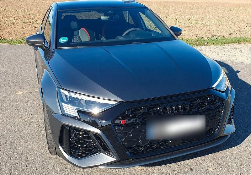 Gebraucht Audi RS3 Ambiente 400 PS (294 kW) 2022 Grau Limousine