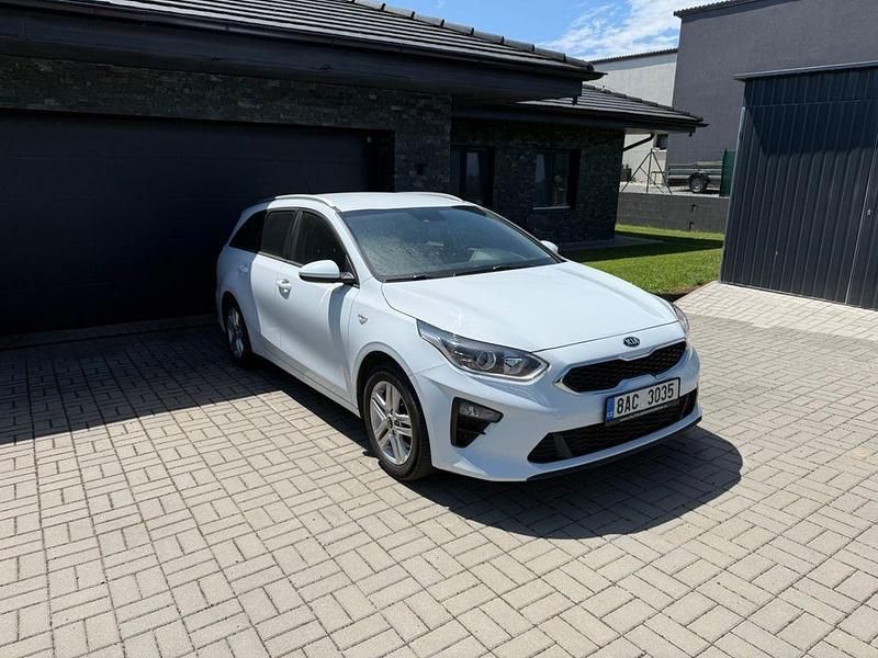Weiß Gebraucht 2020 Kia Ceed Sportswagon Vision Kombi | 9.600 € (Superpreis) - Bild 1/4