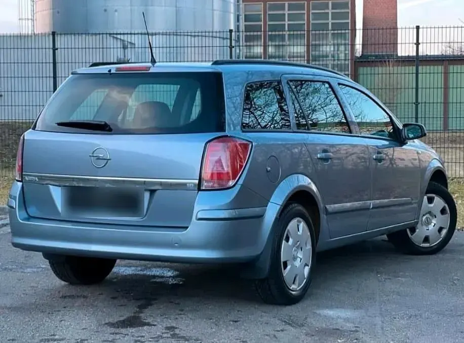 Gebraucht Opel Astra 125 PS (91 kW) 2005 Silber Kombi