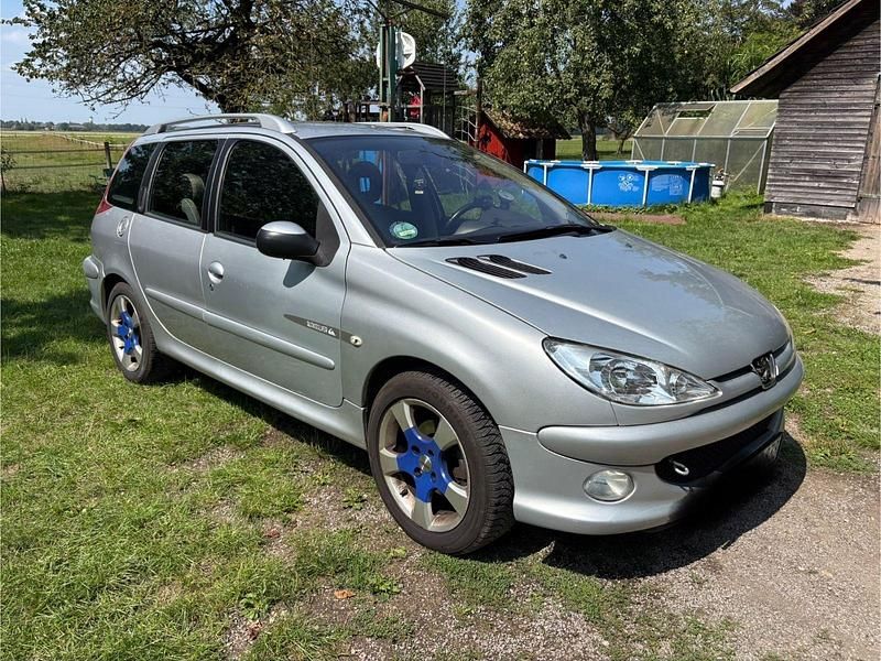 Silber Gebraucht 2005 Peugeot 206 Quiksilver Kombi | 500 € - Bild 1/4