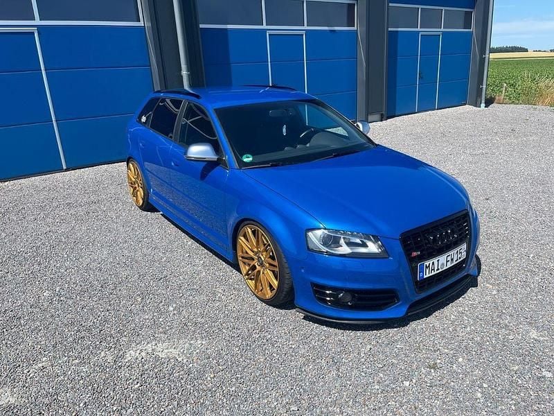 Blau Gebraucht 2010 Audi S3 Ambiente Limousine | 16.000 € (Fairer Preis) - Bild 1/4