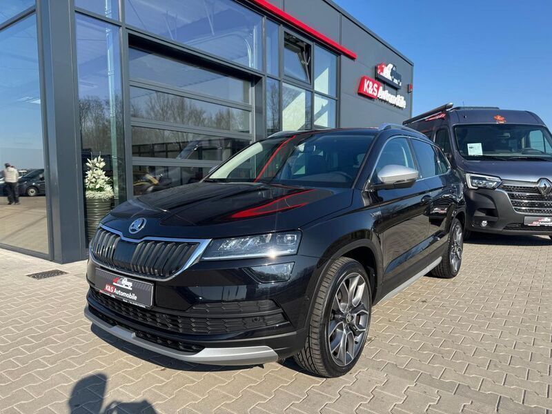 Schwarz Gebraucht 2019 Skoda Karoq SUV | 22.990 € (Fairer Preis) - Bild 1/4