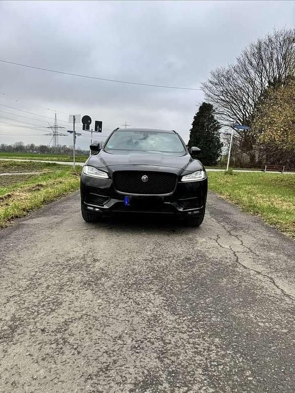 Schwarz Gebraucht 2018 Jaguar F-Pace R-Sport SUV | 26.800 € (Teuer) - Bild 1/4