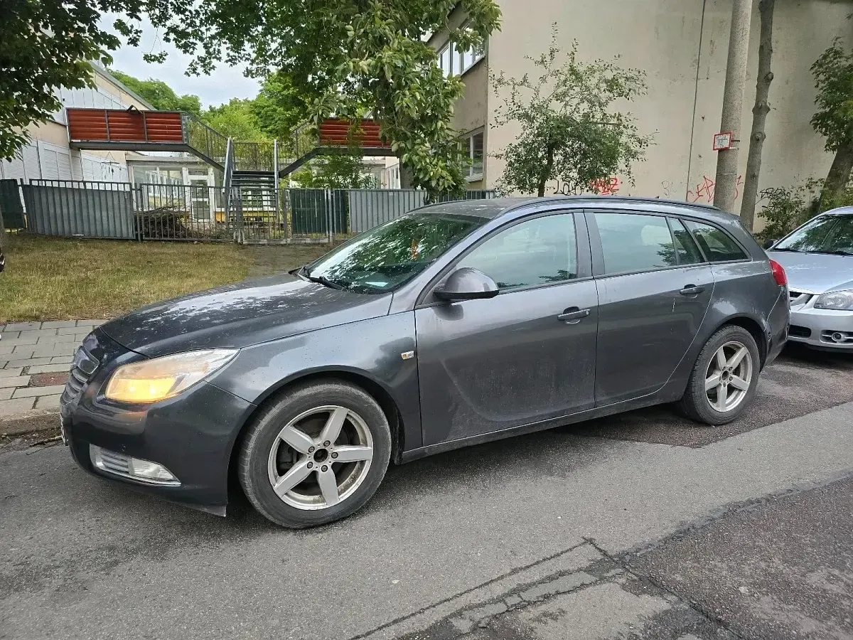 Gebraucht Opel Insignia 160 PS (117 kW) 2010 Andere farben Kombi