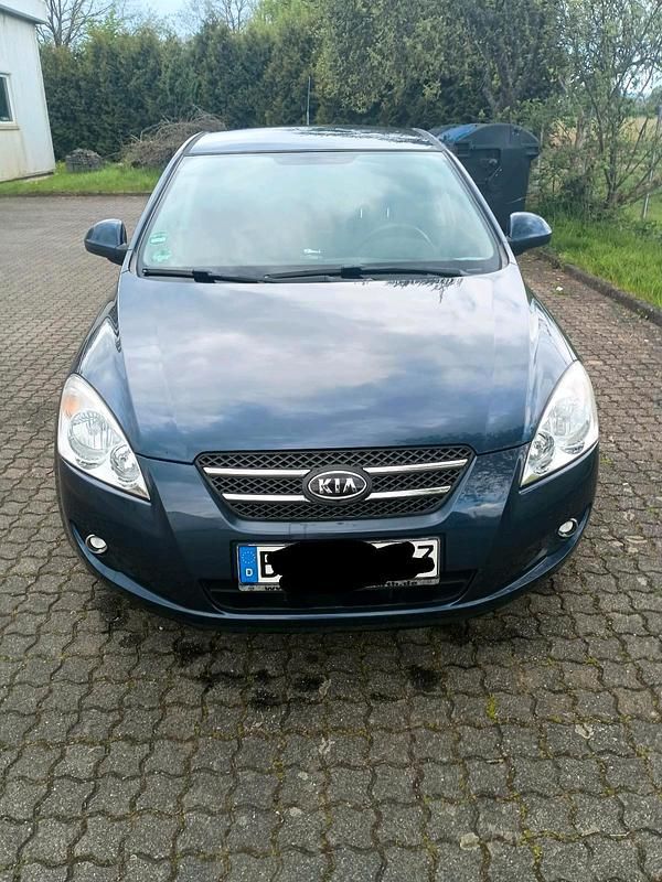 Gebraucht Kia Ceed 126 PS (92 kW) 2009 Blau Kleinwagen