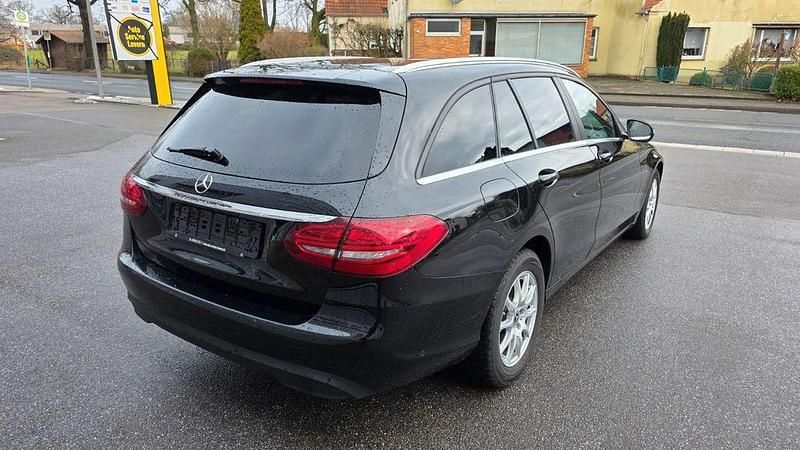 Gebraucht Mercedes C200 150 PS (110 kW) 2018 Schwarz Kombi
