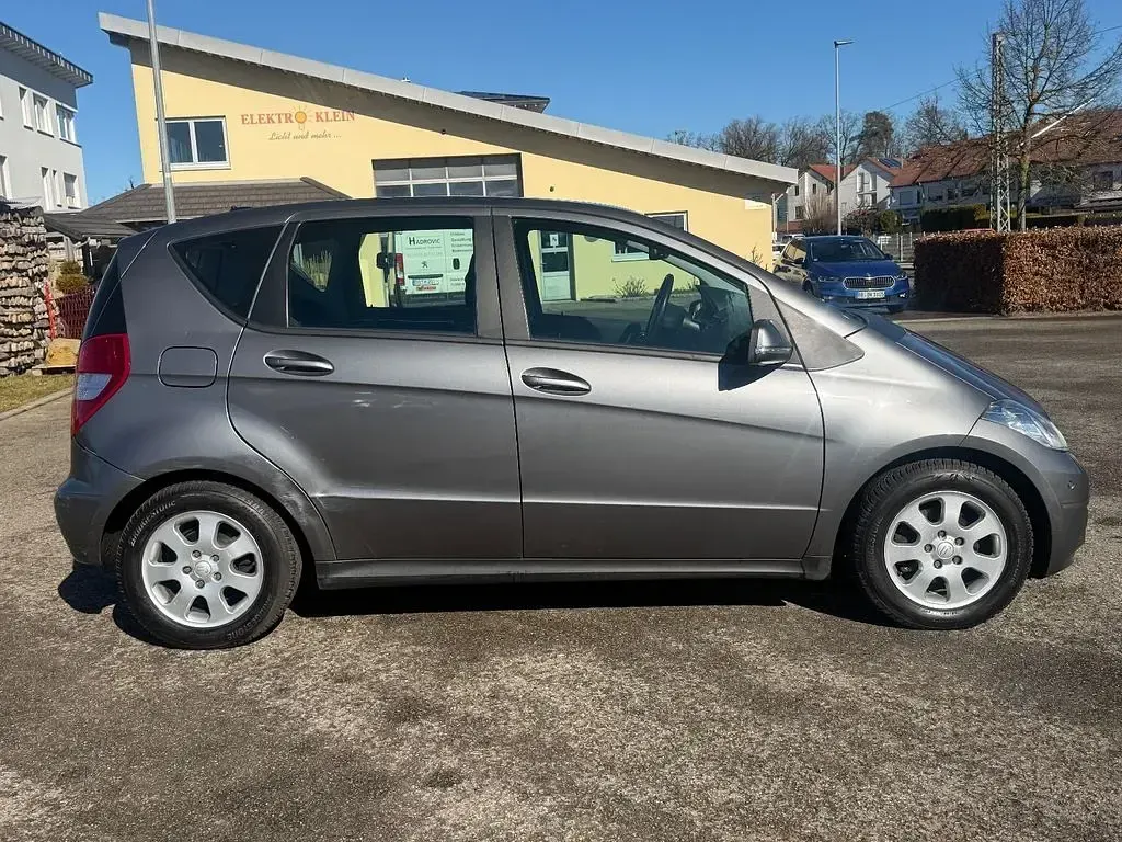 Gebraucht Mercedes A160 95 PS (69 kW) 2012 Grau Limousine