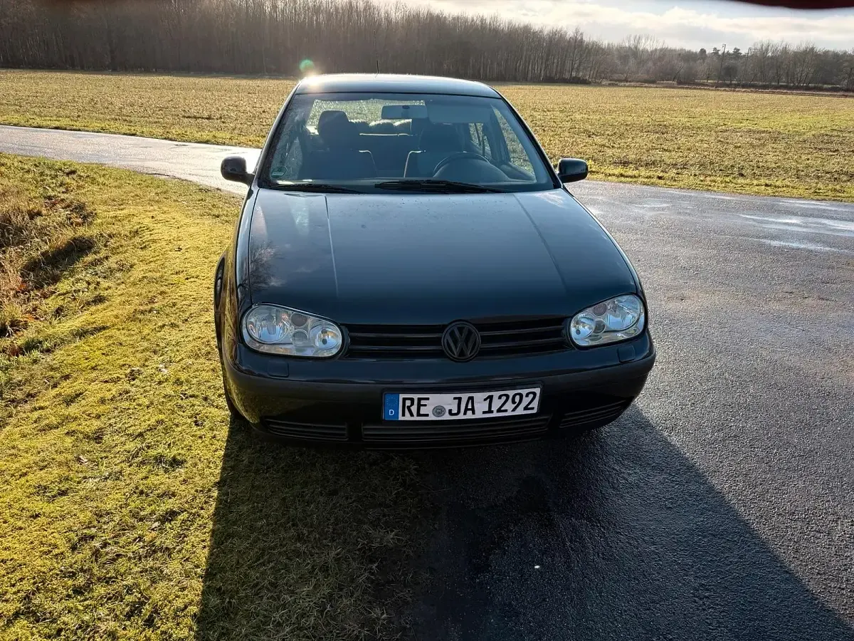 Brugt VW Golf III 90 HK (66 kW) 1999 Sort Sedan