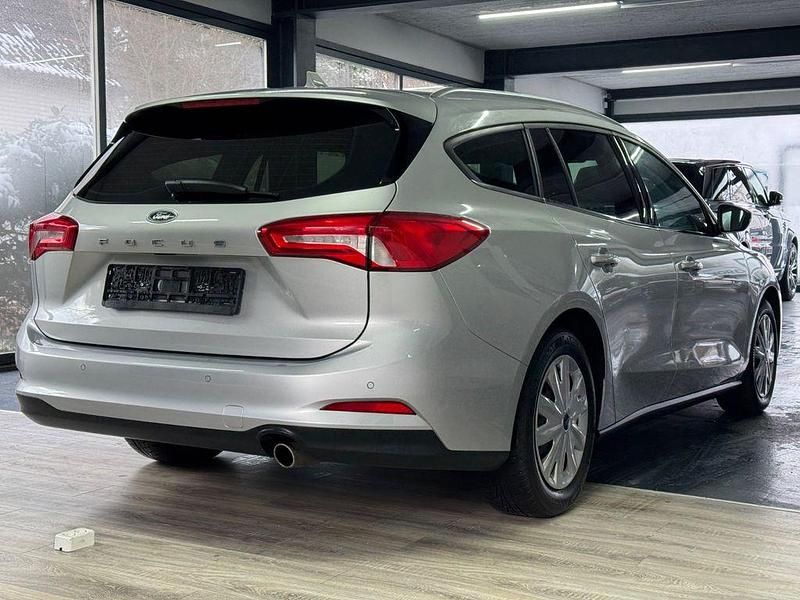Gebraucht Ford Focus Titanium 120 PS (88 kW) 2019 Silber Kombi