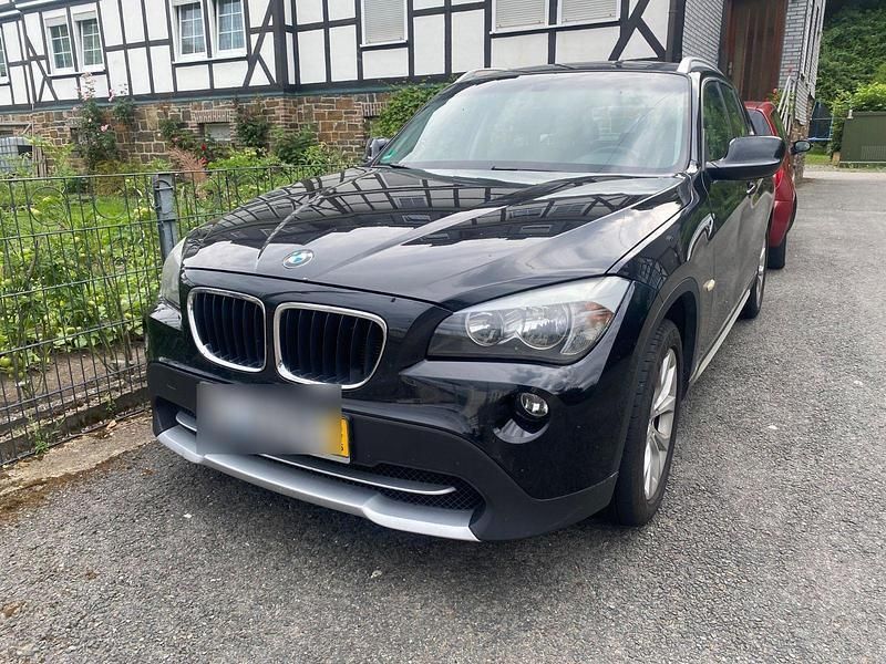 Schwarz Gebraucht 2012 BMW X1 SUV | 5.390 € (Superpreis) - Bild 1/4