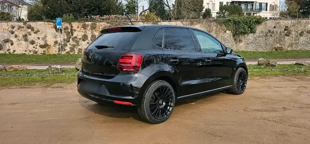 Gebraucht VW Polo Trendline 75 PS (55 kW) 2015 Schwarz Kleinwagen