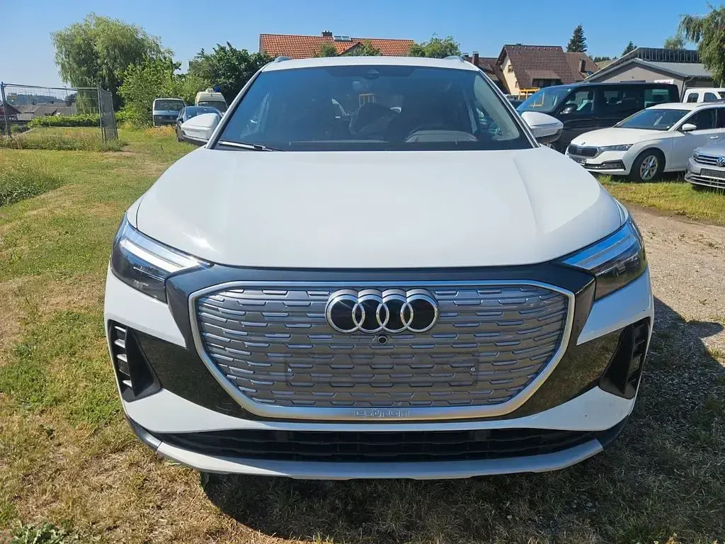Gebraucht Audi Q4 e-tron 150 kW (204 PS) 2023 Weiß SUV