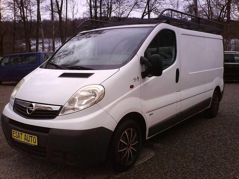 Gebraucht Opel Vivaro 114 PS (83 kW) 2010 Casabl/arctic/eisweiss/kaolin Van / Kleinbus