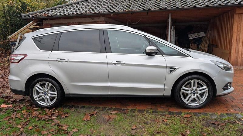 Gebraucht Ford S-MAX S 160 PS (117 kW) 2018 Silber Van / Kleinbus