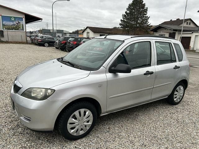 Gebraucht Mazda 2 Comfort 75 PS (55 kW) 2004 Silber Van / Kleinbus