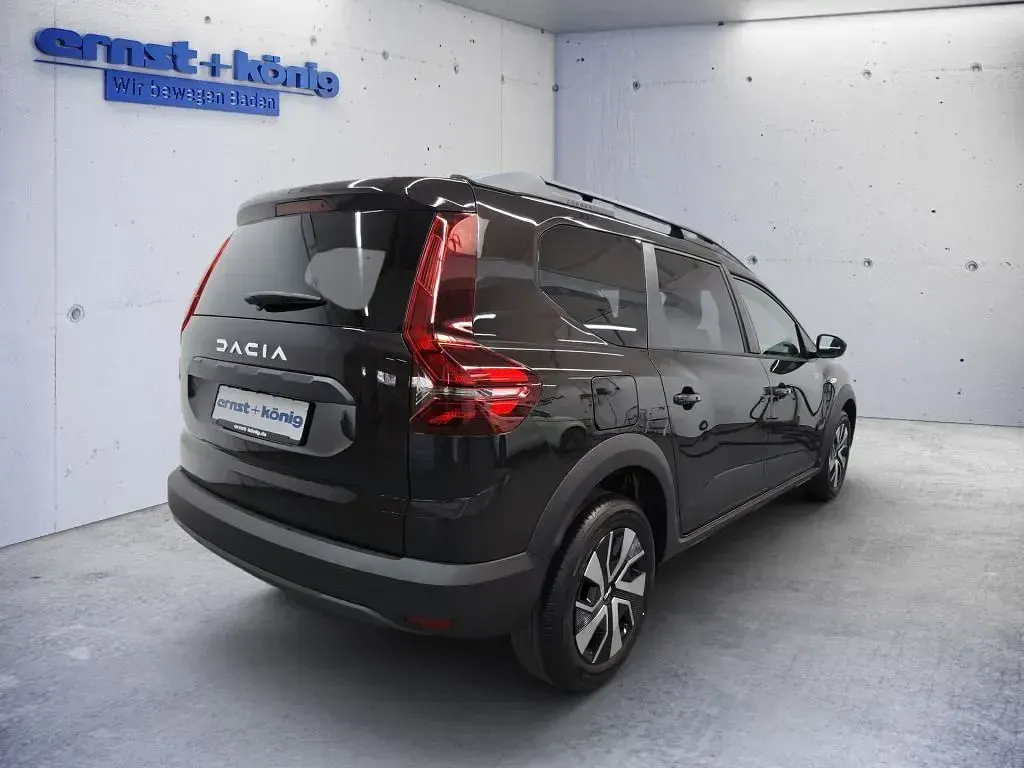 Neu Dacia Jogger Expression 110 PS (80 kW) 2025 Schwarz Van / Kleinbus