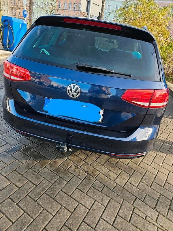 Gebraucht VW Passat 200 PS (147 kW) 2015 Blau Kombi