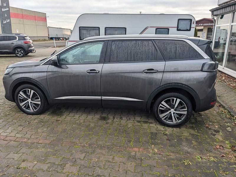 Gebraucht Peugeot 5008 Allure 131 PS (96 kW) 2021 Unbekannt (metallic) SUV