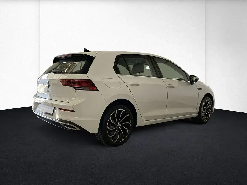 Gebraucht VW Golf VIII Style 131 PS (96 kW) 2022 Weiß Limousine