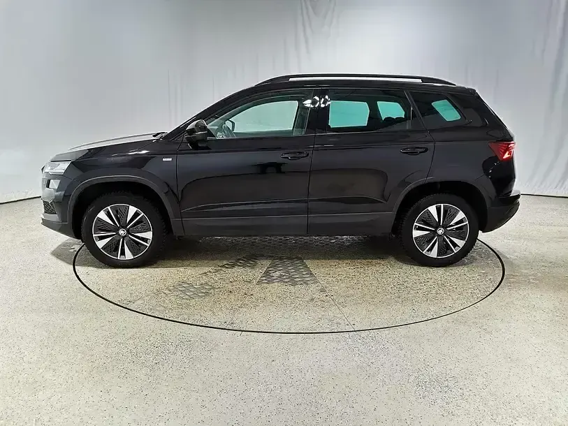 Gebraucht Skoda Karoq Tour 150 PS (110 kW) 2022 Schwarzmagic perleffekt SUV