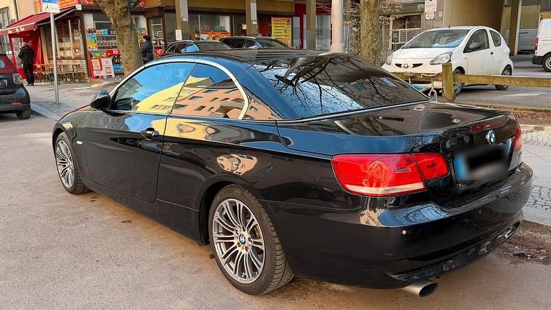 Gebraucht BMW 320 Cabriolet 170 PS (125 kW) 2007 Schwarz Cabrio