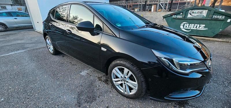 Gebraucht Opel Astra 105 PS (77 kW) 2017 Schwarz Kleinwagen