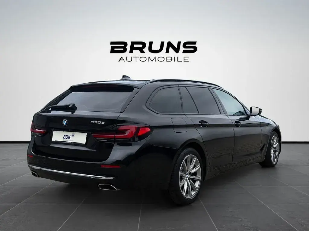 Gebraucht BMW 530e Luxury Line 292 PS (214 kW) 2022 Schwarz Kombi