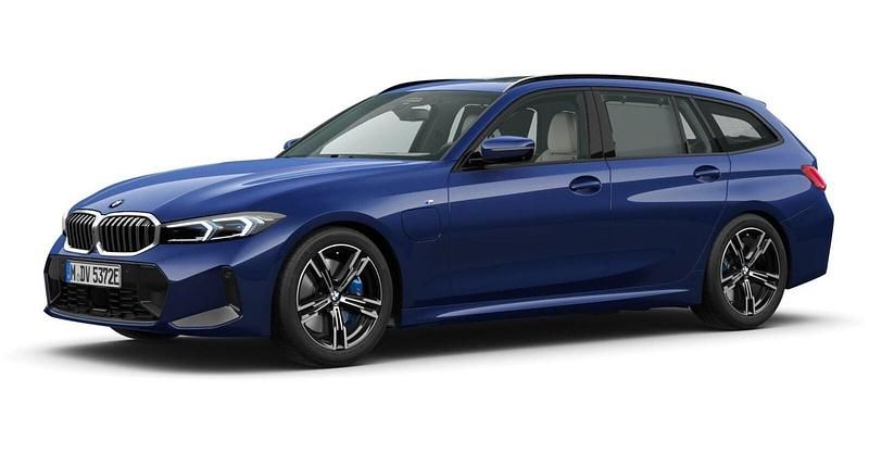 Blau Gebraucht 2024 BMW 330e Comfort Edition Kombi | 50.750 € (Teuer) - Bild 1/4