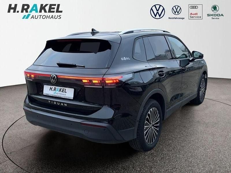 Gebraucht VW Tiguan Goal 150 PS (110 kW) 2025 Schwarz SUV