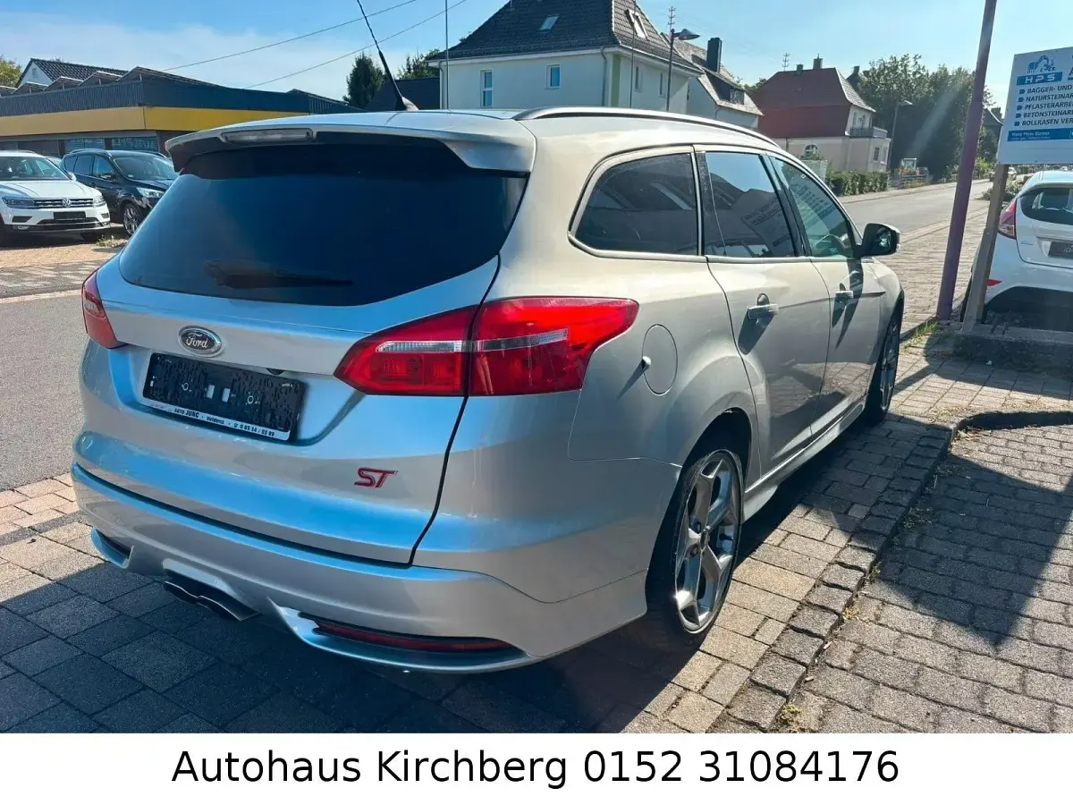 Gebraucht Ford Focus ST 250 PS (183 kW) 2016 Silber Kombi
