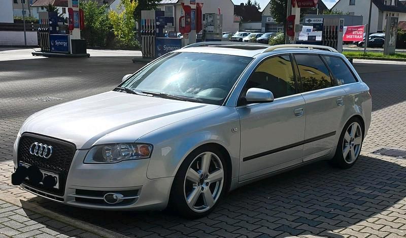 Silber Gebraucht 2005 Audi A4 Kombi | 2.600 € (Guter Preis) - Bild 1/4