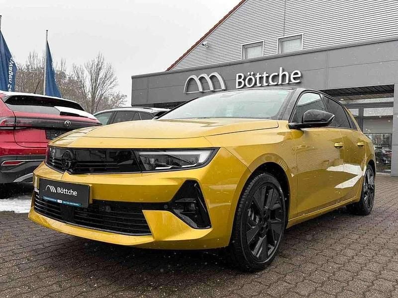 Neu Opel Astra 114 kW (156 PS) 2026 Lackierung amber yellow/typ au Limousine