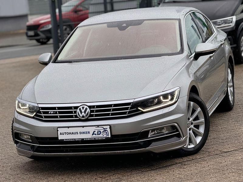 Silber Gebraucht 2015 VW Passat R-line Limousine | 16.800 € (Fairer Preis) - Bild 1/4