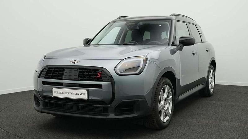 Grün Gebraucht 2024 Mini Countryman Classic SUV | 36.301 € (Fairer Preis) - Bild 1/4