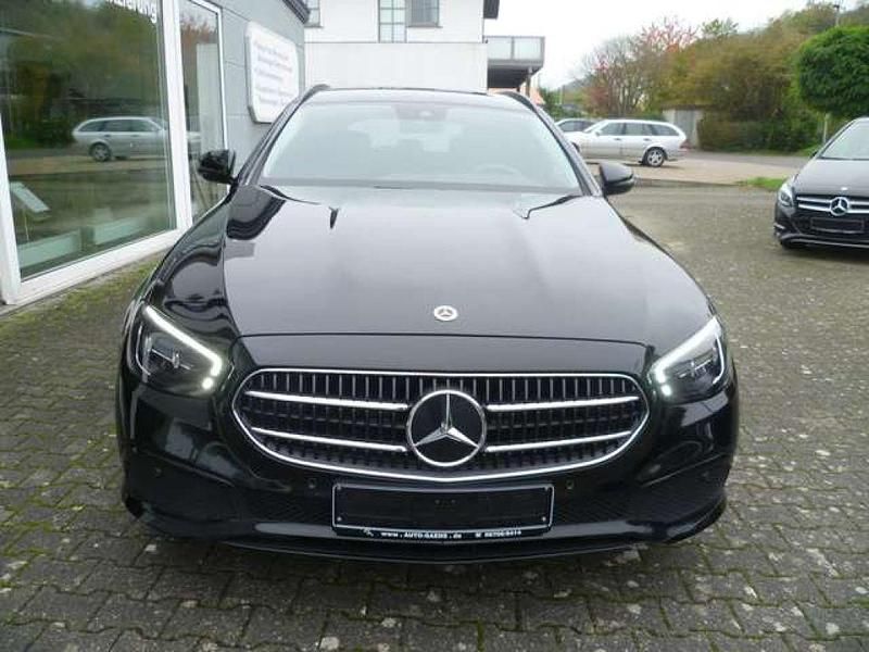 Gebraucht Mercedes E220 194 PS (142 kW) 2022 Obsidianschwarz  metalliclack Kombi